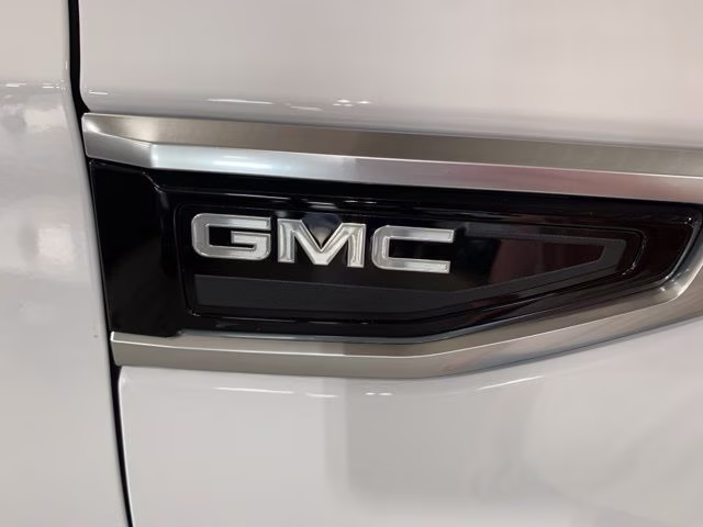 2024 Summit White GMC Yukon XL Denali 4X4 SUV