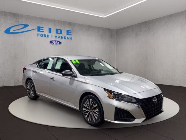 2024 Brilliant Silver Metallic Nissan Altima 2.5 SV FWD Sedan
