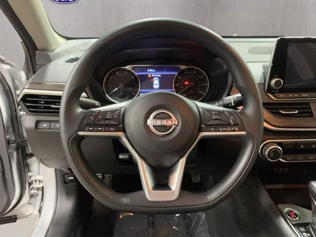 2024 Brilliant Silver Metallic Nissan Altima 2.5 SV FWD Sedan