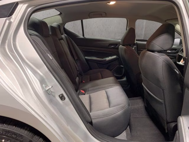 2024 Brilliant Silver Metallic Nissan Altima 2.5 SV FWD Sedan