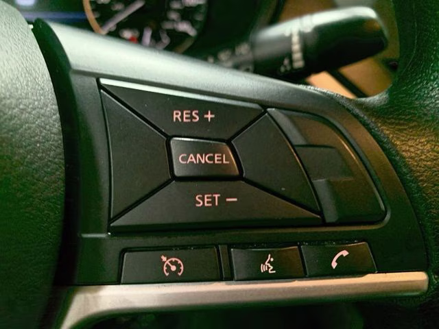 2024 Brilliant Silver Metallic Nissan Altima 2.5 SV FWD Sedan