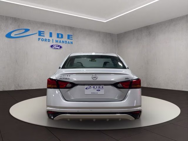 2024 Brilliant Silver Metallic Nissan Altima 2.5 SV FWD Sedan