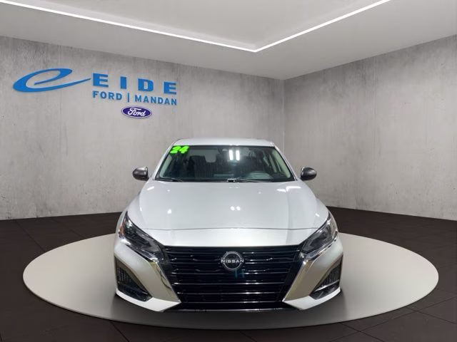 2024 Brilliant Silver Metallic Nissan Altima 2.5 SV FWD Sedan