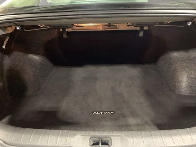 2024 Brilliant Silver Metallic Nissan Altima 2.5 SV FWD Sedan