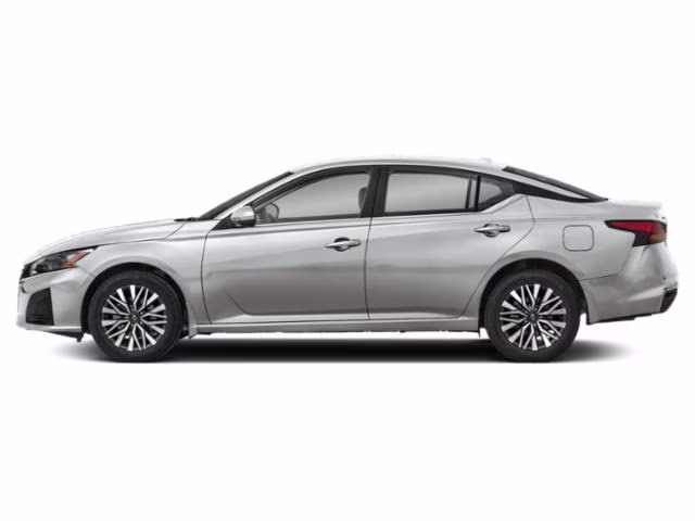 2024 Silver Nissan Altima 2.5 SV FWD Sedan
