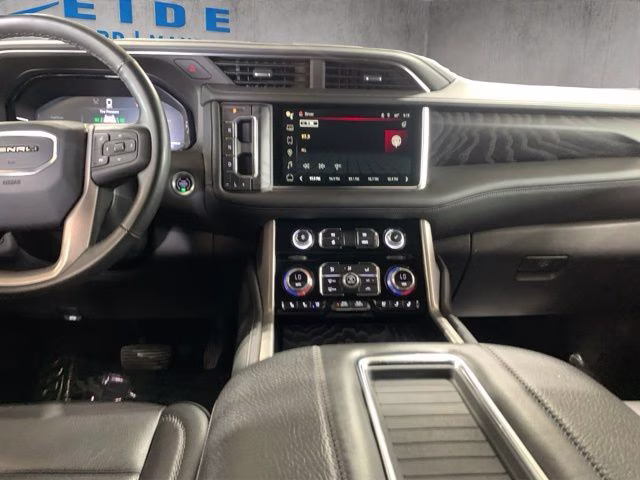 2024 Summit White GMC Yukon XL Denali 4X4 SUV