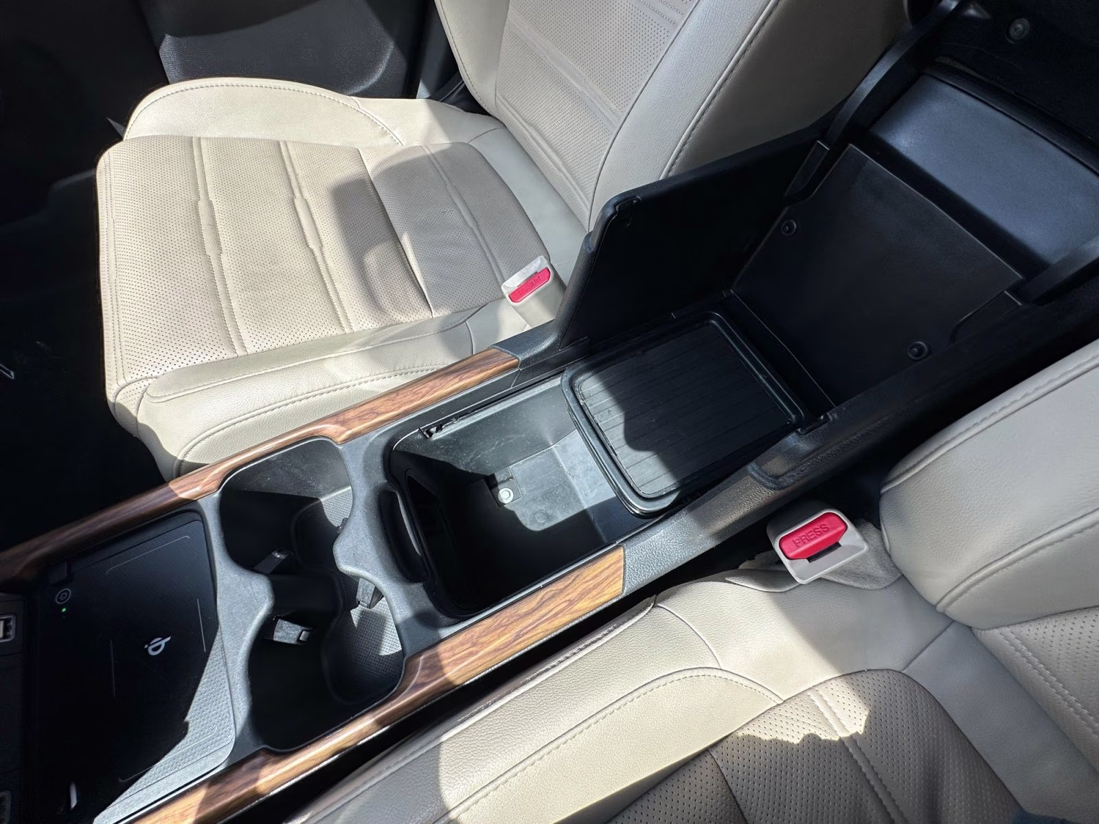 2022 Platinum White Pearl Honda CR-V Hybrid Touring AWD SUV