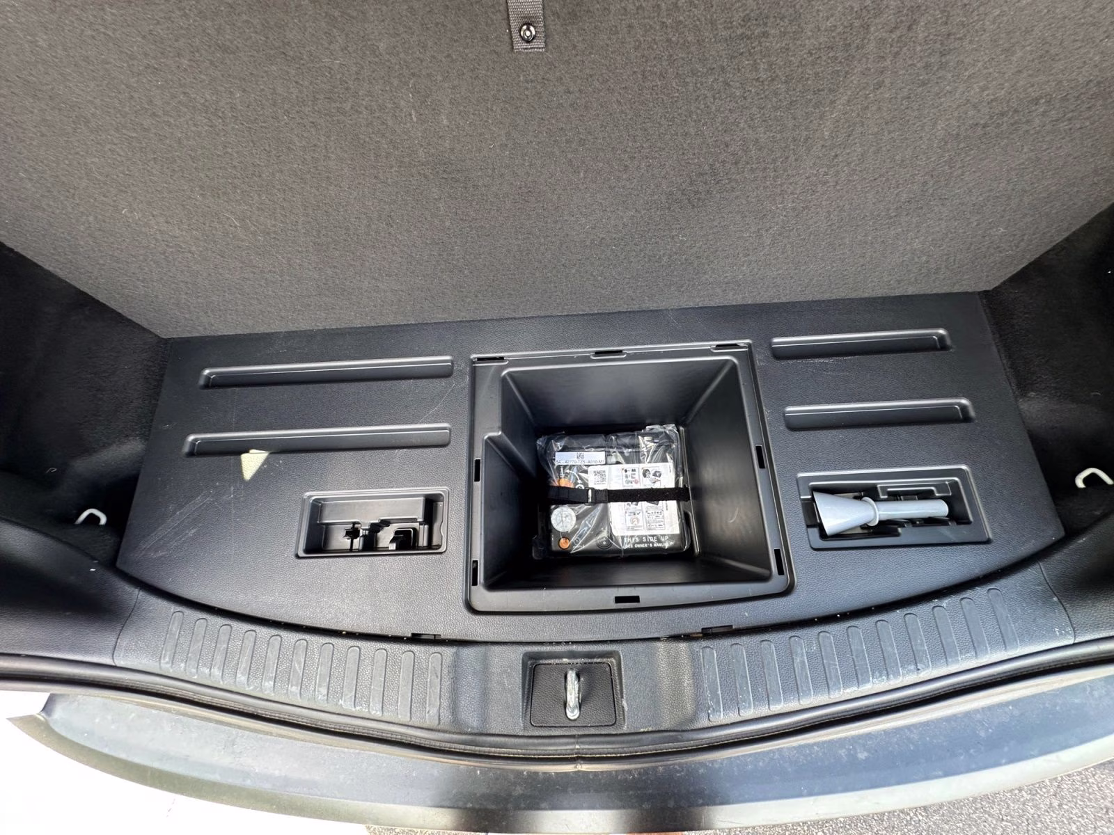 2022 Platinum White Pearl Honda CR-V Hybrid Touring AWD SUV
