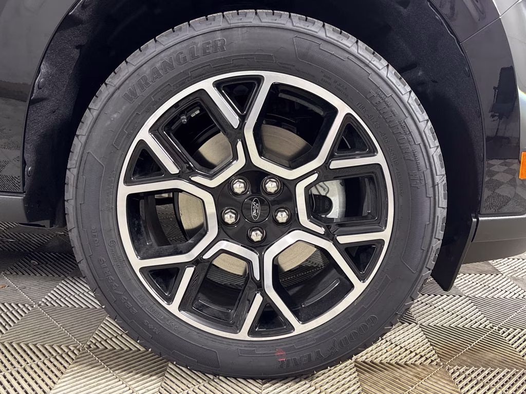 2026 Shadow Black Ford Maverick Lariat AWD Truck