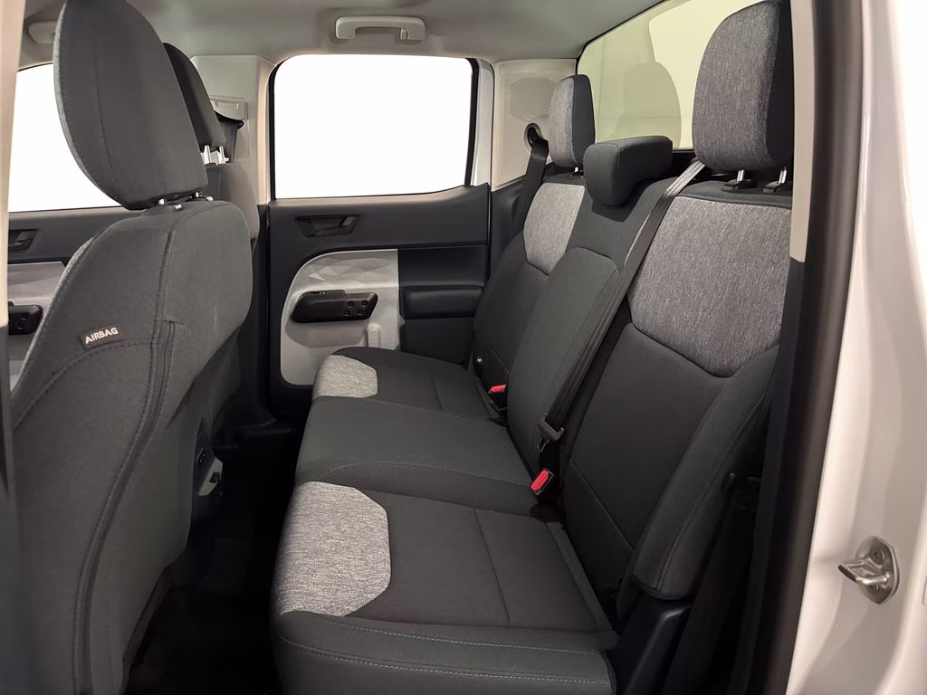 2026 Oxford White Ford Maverick XLT FWD Truck