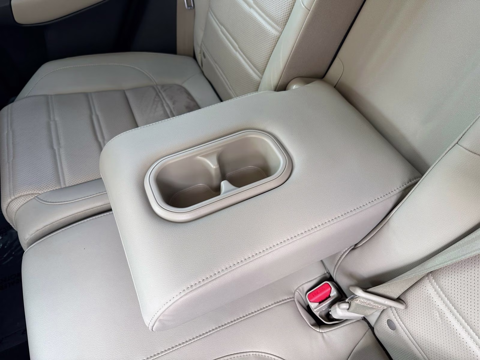 2022 Platinum White Pearl Honda CR-V Hybrid Touring AWD SUV