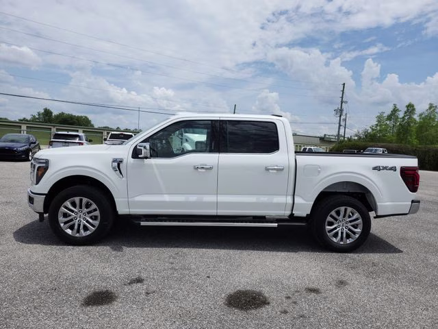 2026 Star White Metallic Tri-Coat Ford F-150 Lariat 4X4 Truck