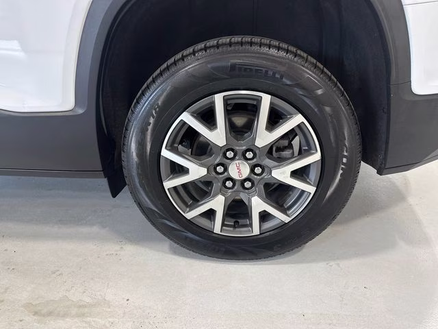 2023 Summit White GMC Acadia SLE FWD SUV