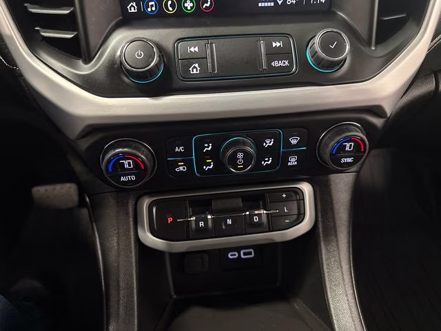 2023 Summit White GMC Acadia SLE FWD SUV