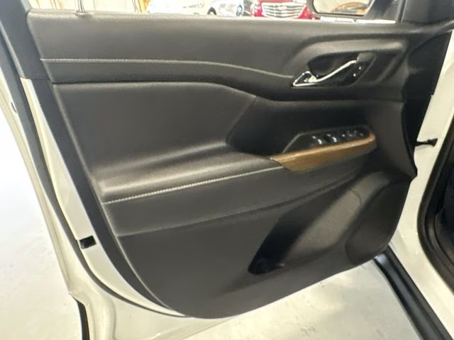 2023 Summit White GMC Acadia SLE FWD SUV