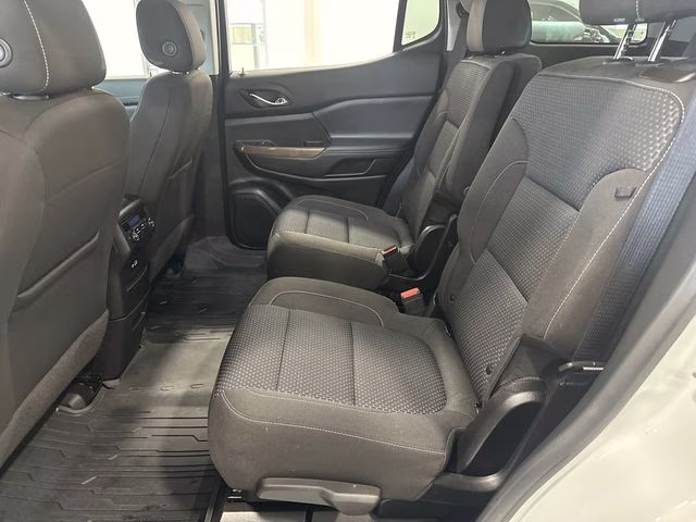 2023 Summit White GMC Acadia SLE FWD SUV