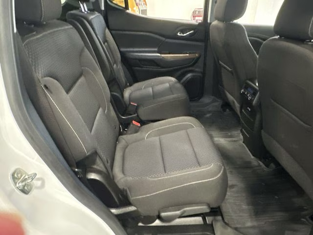 2023 Summit White GMC Acadia SLE FWD SUV