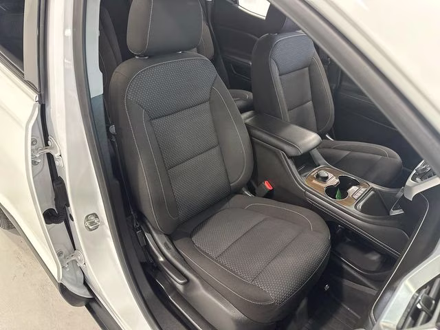 2023 Summit White GMC Acadia SLE FWD SUV