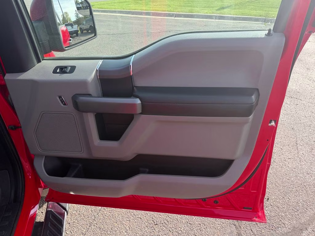 2016 Race Red Ford F-150 XLT FX4 w/Chrome Appearance 4X4 Truck