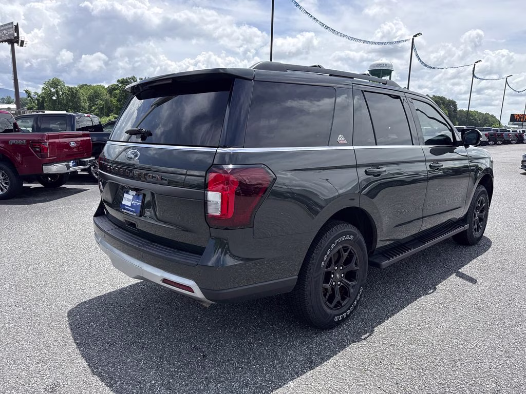 2022 Forged Green Metallic Ford Expedition Timberline 4X4 SUV