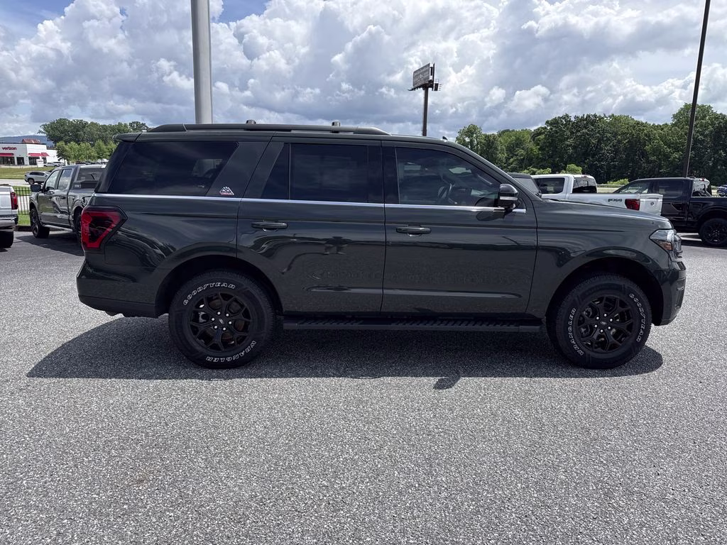 2022 Forged Green Metallic Ford Expedition Timberline 4X4 SUV