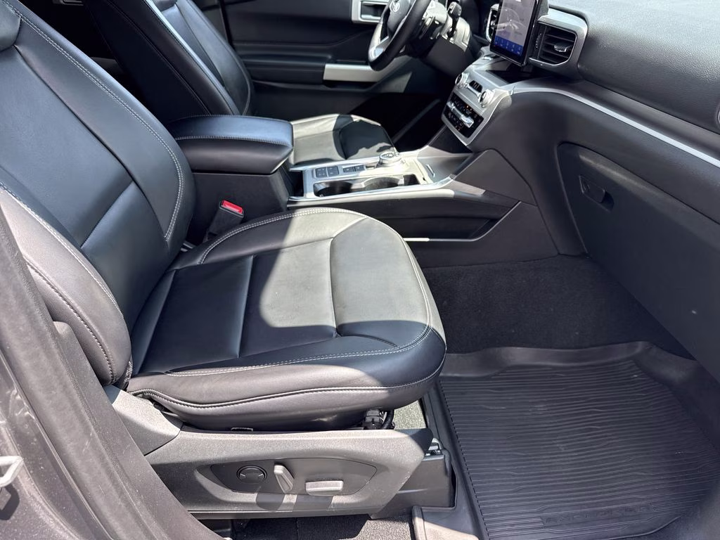 2021 Carbonized Gray Metallic Ford Explorer XLT RWD SUV