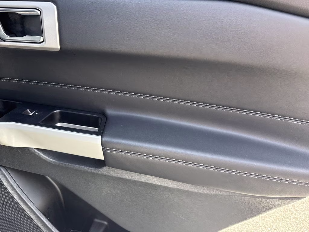 2021 Carbonized Gray Metallic Ford Explorer XLT RWD SUV