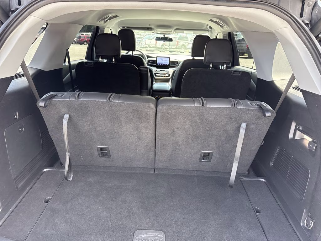 2021 Carbonized Gray Metallic Ford Explorer XLT RWD SUV
