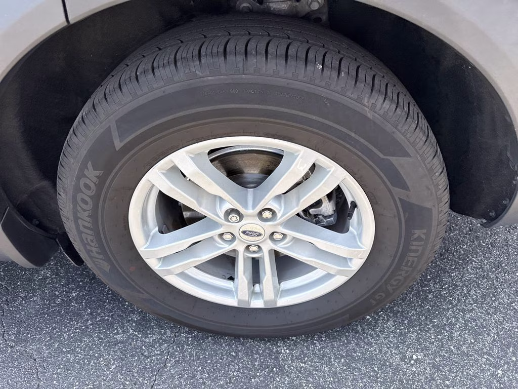 2021 Carbonized Gray Metallic Ford Explorer XLT RWD SUV