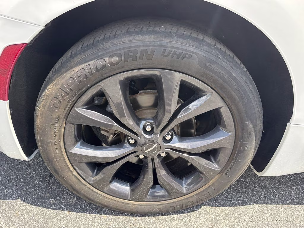 2018 Bright White Clearcoat Chrysler Pacifica Touring Plus FWD Van