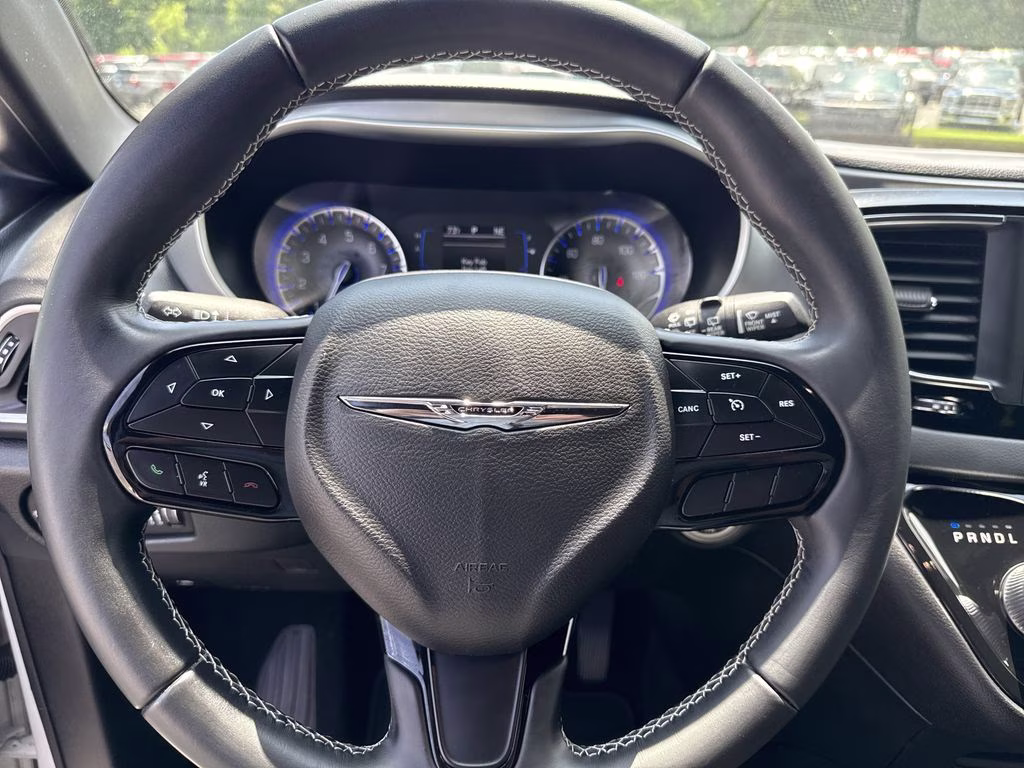 2018 Bright White Clearcoat Chrysler Pacifica Touring Plus FWD Van