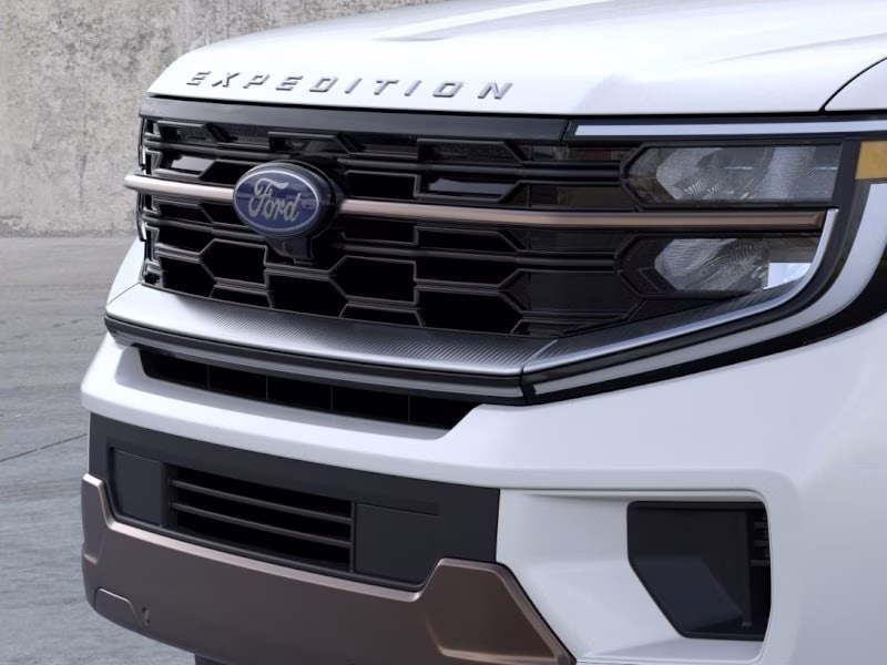 2026 Star White Metallic Tri-Coat Ford Expedition King Ranch 4X4 SUV