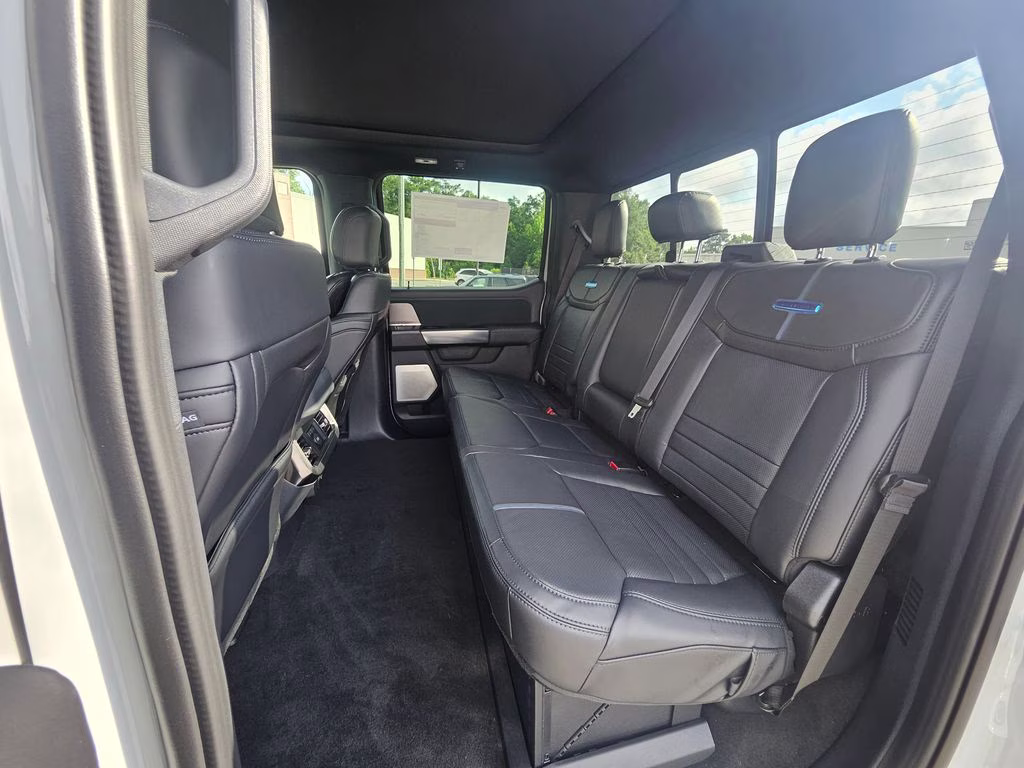 2026 Avalanche Ford Super Duty F-350 SRW Platinum 4X4 Truck