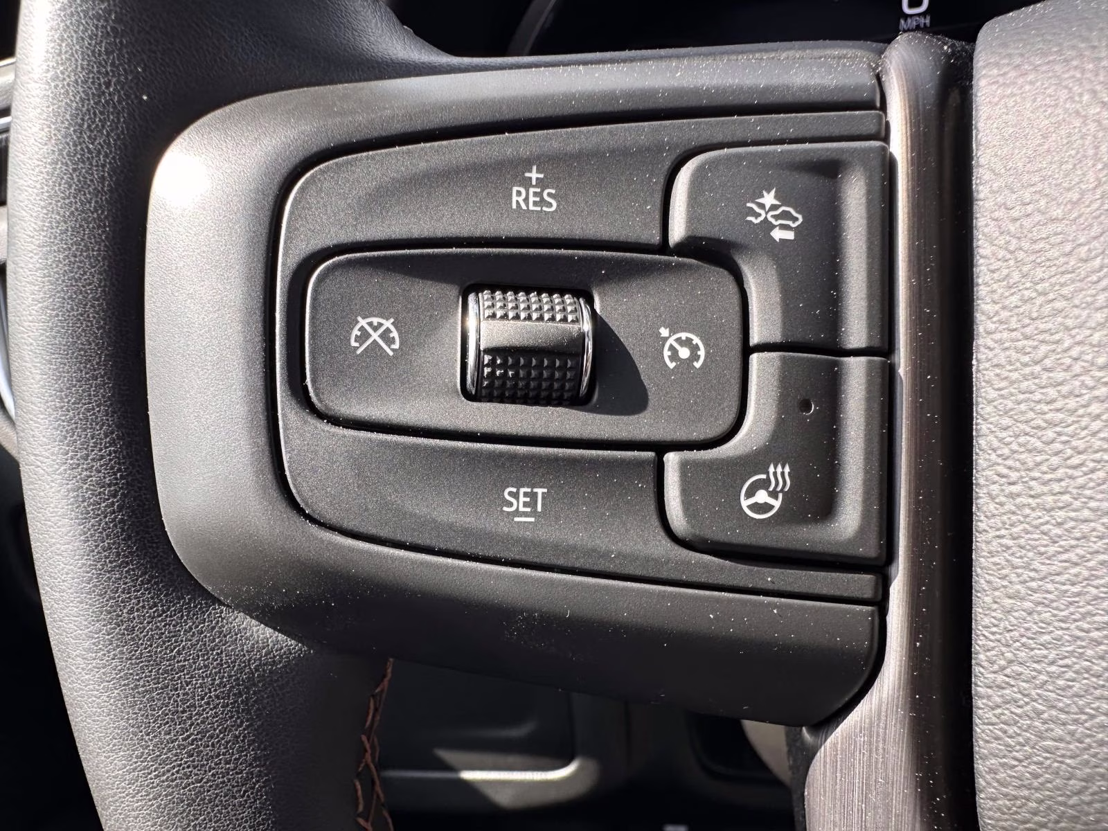 2023 Summit White GMC Yukon 4WD 4dr AT4 4X4 SUV