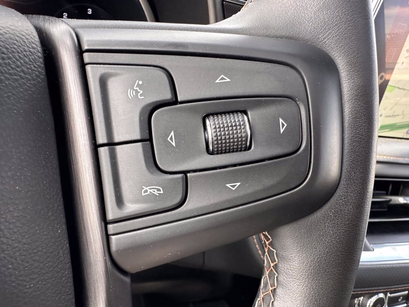 2023 Summit White GMC Yukon 4WD 4dr AT4 4X4 SUV