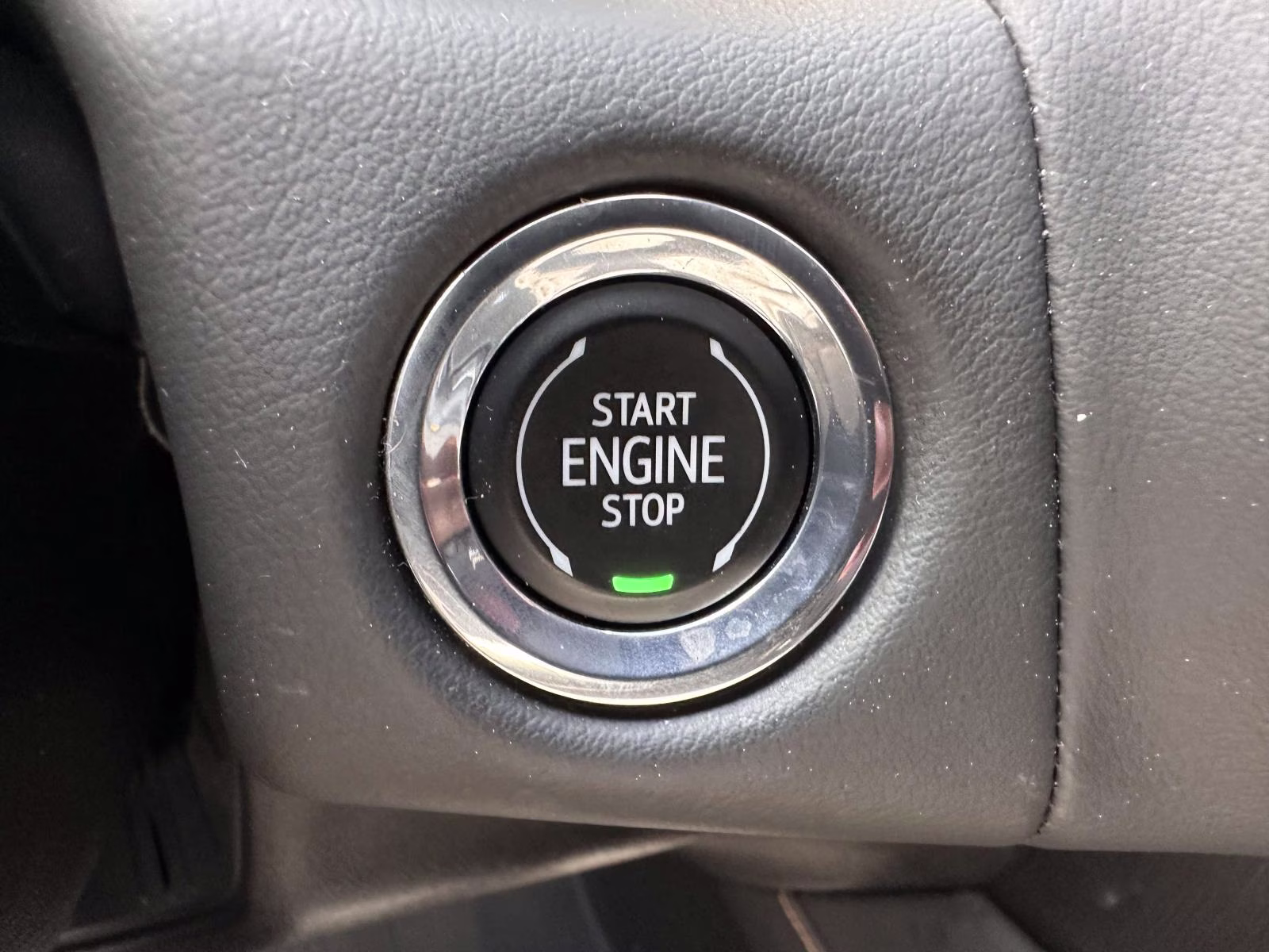 2023 Summit White GMC Yukon 4WD 4dr AT4 4X4 SUV