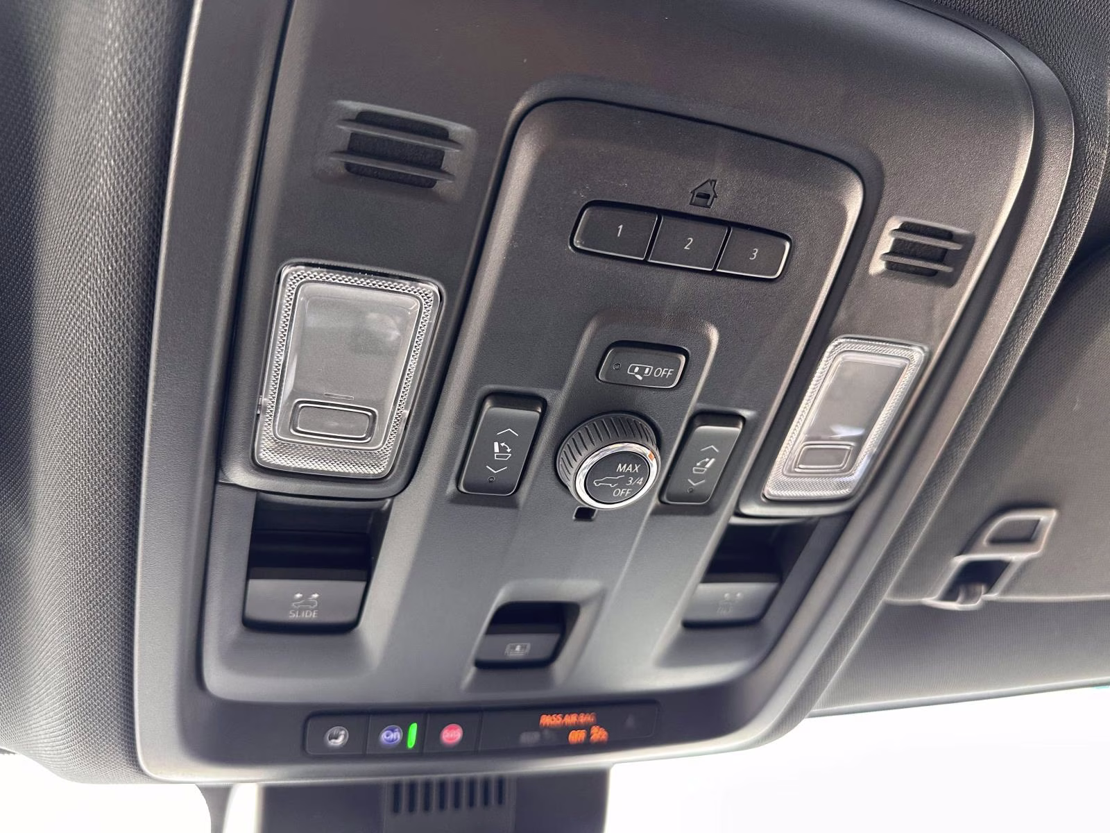 2023 Summit White GMC Yukon 4WD 4dr AT4 4X4 SUV