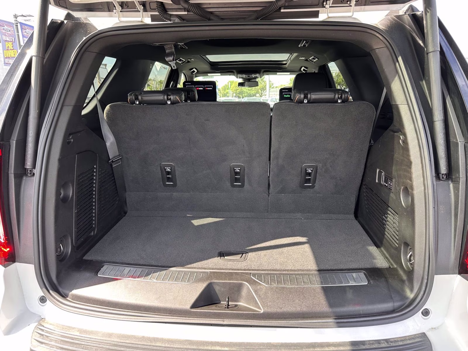 2023 Summit White GMC Yukon 4WD 4dr AT4 4X4 SUV