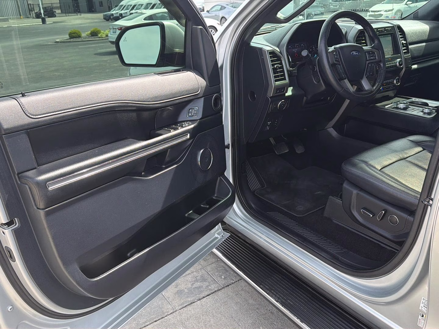 2019 Ingot Silver Ford Expedition XLT 4X4 SUV