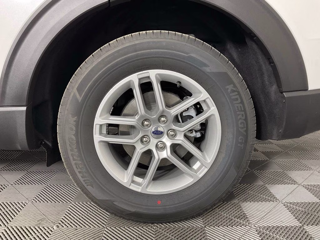 2026 White Metallic Ford Explorer Active RWD SUV