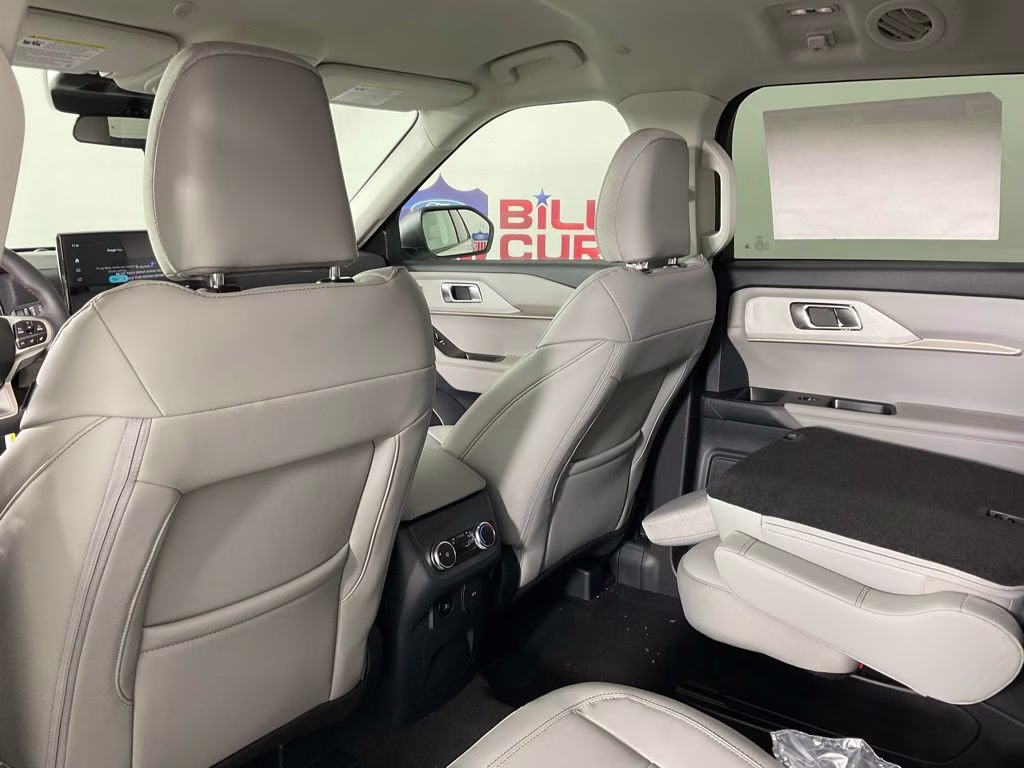 2026 White Metallic Ford Explorer Active RWD SUV