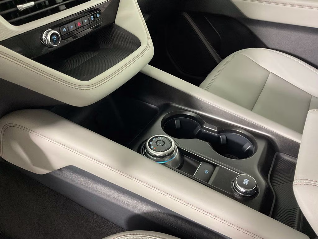 2026 White Metallic Ford Explorer Active RWD SUV
