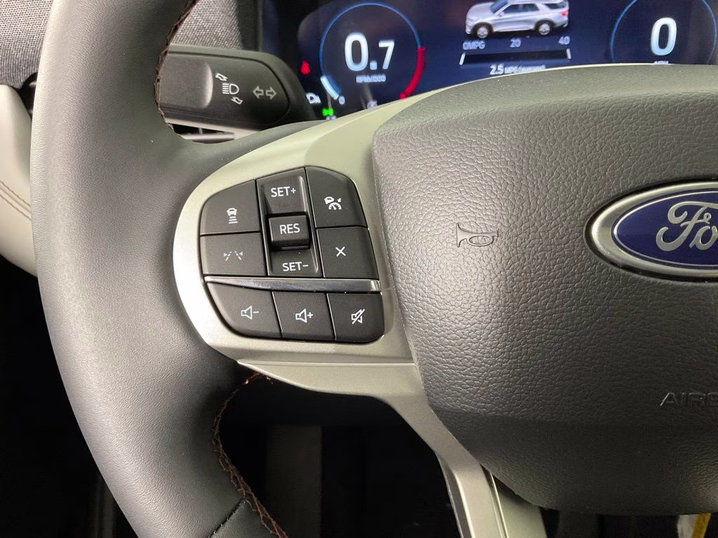 2026 White Metallic Ford Explorer Active RWD SUV