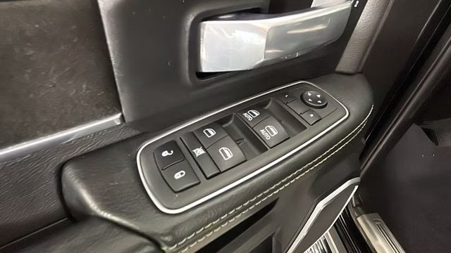 2022 Diamond Black Crystal Pearlcoat Ram 3500 Laramie 4X4 Truck