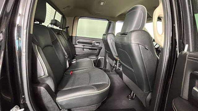 2022 Diamond Black Crystal Pearlcoat Ram 3500 Laramie 4X4 Truck