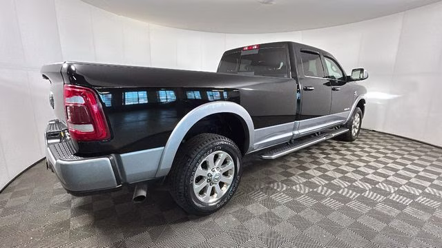 2022 Diamond Black Crystal Pearlcoat Ram 3500 Laramie 4X4 Truck