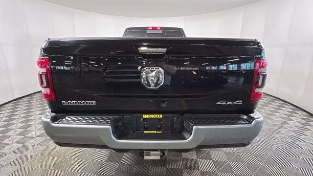 2022 Diamond Black Crystal Pearlcoat Ram 3500 Laramie 4X4 Truck
