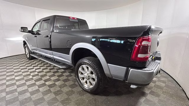 2022 Diamond Black Crystal Pearlcoat Ram 3500 Laramie 4X4 Truck
