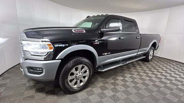2022 Diamond Black Crystal Pearlcoat Ram 3500 Laramie 4X4 Truck