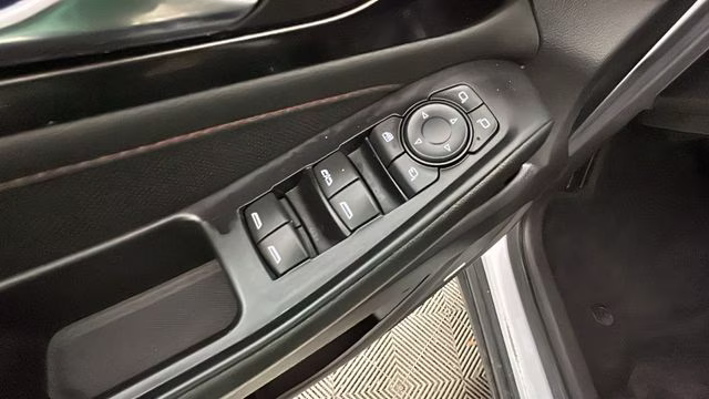 2022 Iridescent Pearl Tricoat Chevrolet Traverse RS AWD SUV